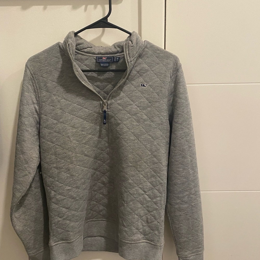 Grey Vineyard vines pullover
